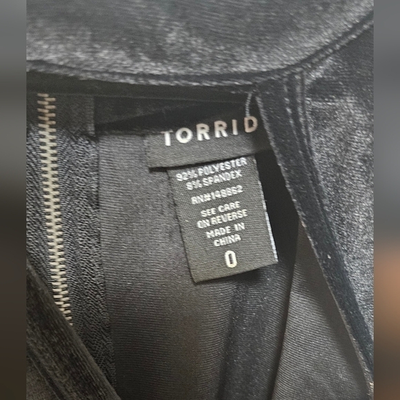 Torrid Peplum Top Plus Size Sleeveless Velvet Cutout Baby doll Top Size 0 Large - Picture 8 of 9